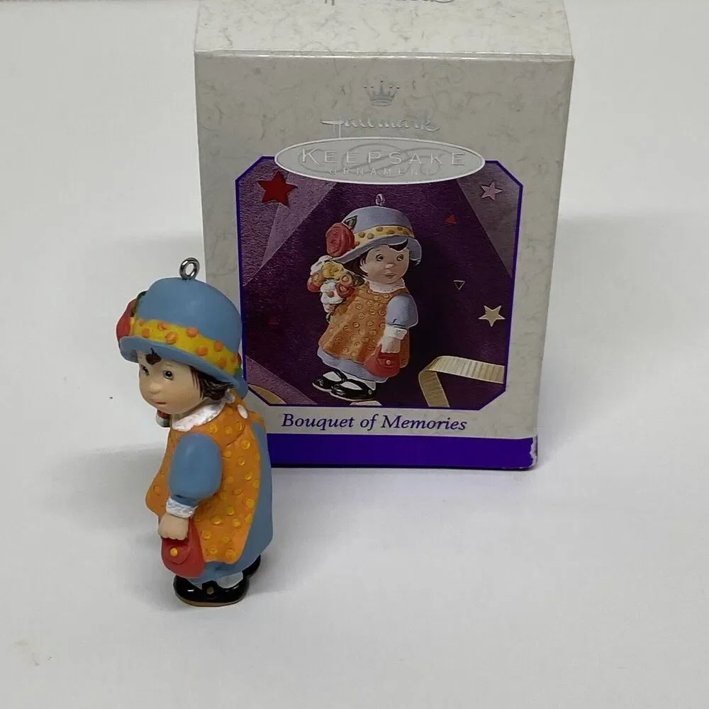 Hallmark Keepsake Ornament Bouquet of Memories Hand crafted Dated 1998 Happy